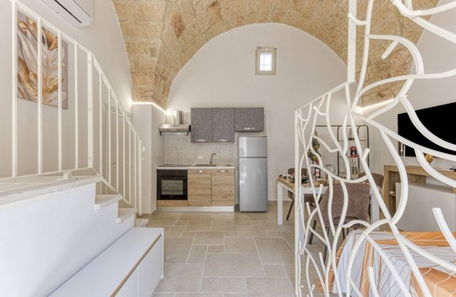Specchia Apartment | Apartment 'Casa Don Michele' with Private Terrace, Wi-Fi and Air Conditioning