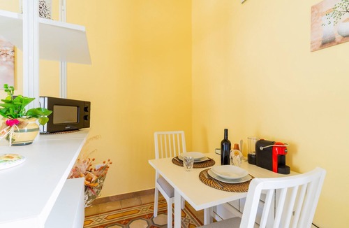 Specchia Apartment | Apartment 'Casa Donna Sofia' with Private Terrace, Wi-Fi and Air Conditioning