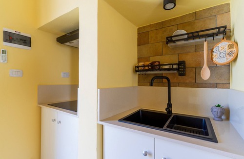 Specchia Apartment | Apartment 'Casa Donna Sofia' with Private Terrace, Wi-Fi and Air Conditioning