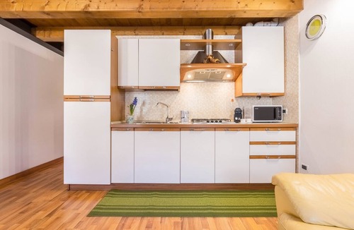Mirano Apartment | Apartment "Casa Giuly" with Wi-Fi & Air Conditioning