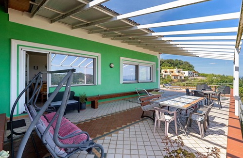 Fiaiano Apartment | Apartment 'Casa Grande Con Terrazza Vista Mare' with Sea View, Private Terrace and Wi-Fi
