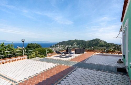 Fiaiano Apartment | Apartment 'Casa Grande Con Terrazza Vista Mare' with Sea View, Private Terrace and Wi-Fi