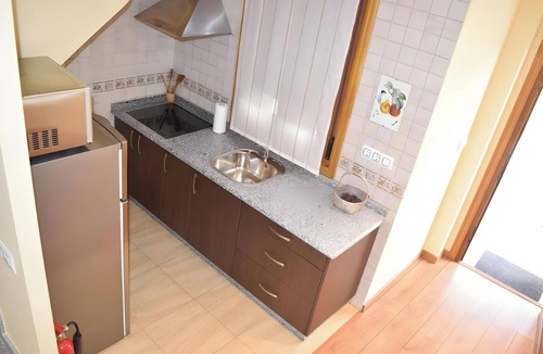Requias Apartment | Apartment 'Casa Requias 1' with Lake View, Shared Garden and Wi-Fi