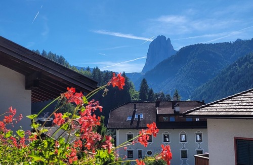 Ortisei Apartment | Apartment "Casa Rustica Seceda" Near the Ski Lift with Mountain View, Wi-Fi, Balcony & Garden