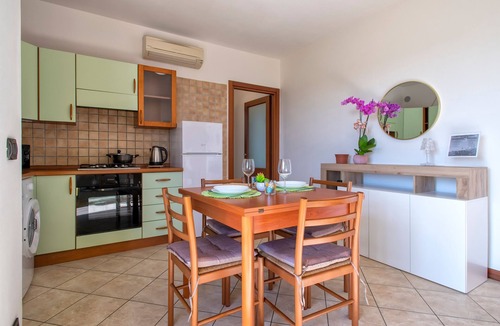 Pivarada Apartment | Apartment 'Casa Vacanze Emma' with Mountain View, Wi-Fi and Air Conditioning