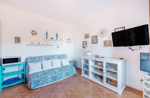 Murta Maria Apartment | Apartment 'Casa Vacanze Mango' with Private Terrace and Air Conditioning