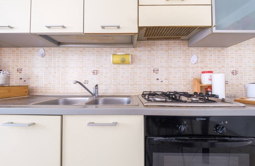 Condro Apartment | Apartment 'Casetta Bella' with Balcony, Wi-Fi and Air Conditioning