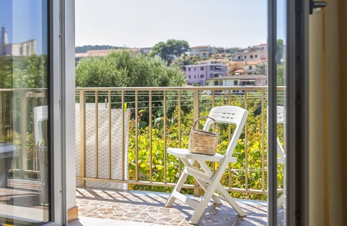 Castelsardo Historic Centre Apartment | Apartment 'Castelsardo Sul Mare In Relax' with Balcony