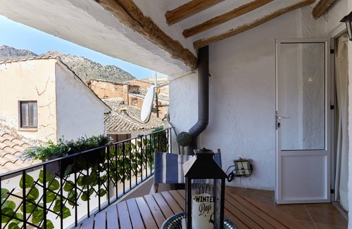 Quesada Apartment | Apartment 'Cazorla Rural Guadalquivir' with Private Terrace, Wi-Fi and Air Conditioning