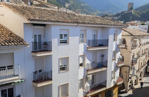 Cazorla Apartment | Apartment 'Centrico Y Acogedor' with Mountain View, Wi-Fi and Air Conditioning