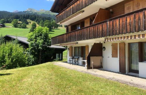 Grindelwald Apartment | Apartment Chalet Sunneblick by Interhome