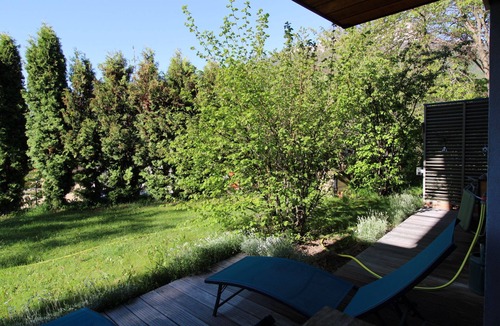 Forville Apartment | Apartment "Charmant dans Chalet" with Mountain View, Private Terrace & Wi-Fi