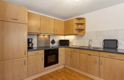 Westfeld Apartment | Apartment 'Christel' with Private Terrace and Wi-Fi