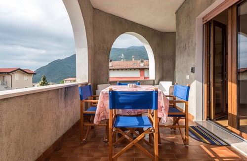 Aer Apartment | Apartment Ciliegio Casa Demonti with Mountain View, Pool, Garden, and Wi-Fi