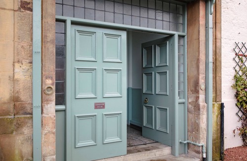 North Berwick Apartment | Apartment Close To Beach, Golf Courses and Amenities