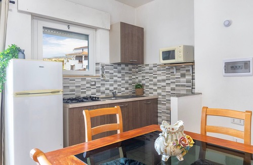 La Muddizza Apartment | Apartment 'Con Balcone' with Sea View, Wi-Fi and Air Conditioning