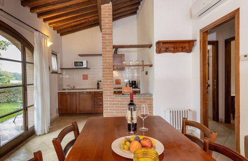 Santa Luce Apartment | Apartment 'Convolvolo' with Shared Pool, Wi-Fi and Air Conditioning