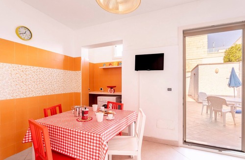 Melendugno Apartment | Apartment 'Corte Nonna Mmela' with Private Terrace, Wi-Fi and Air Conditioning