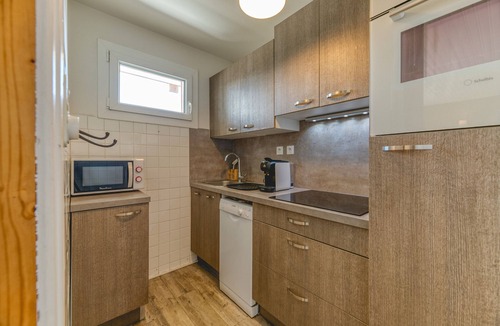 Eclose-Est Apartment | Apartment 'Crocus 4-5 55m2' with Balcony and Wi-Fi