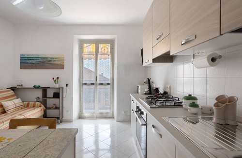 Pitelli Apartment | Apartment 'Da Ercolino' with Sea View, Balcony and Wi-Fi