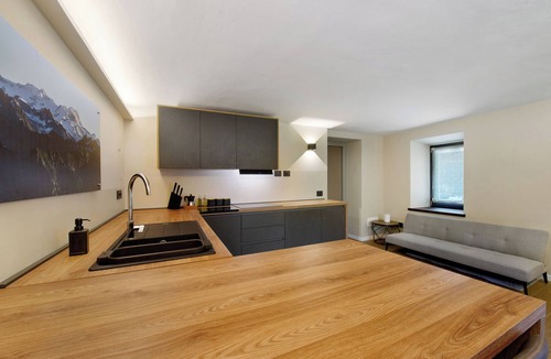 Pont-Saint-Martin Apartment | Apartment 'Da Primo - Alloggi Vacanze - Pt' with Mountain View, Wi-Fi and Air Conditioning