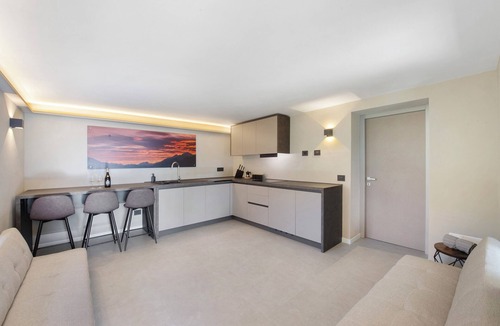 Pont-Saint-Martin Apartment | Apartment 'Da Primo - Alloggi Vacanze P1' with Mountain View, Wi-Fi and Air Conditioning