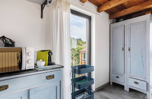Pitelli Apartment | Apartment 'Da Rita- Tra Lerici E Le 5 Terre' with Village View, Private Terrace and Wi-Fi