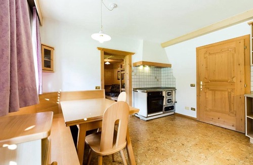 Racines Apartment | Apartment 'Daniel Dachgeschoss' with Mountain View, Balcony and Wi-Fi