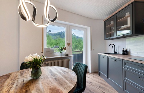 Kappelrodeck Apartment | Apartment 'Dasensteinblick' with Mountain View, Balcony and Wi-Fi