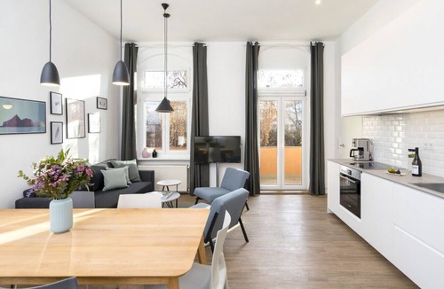 Mitte Apartment | Apartment (110sqm) with 3 Bedrooms & Balcony