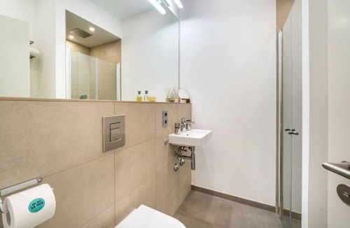 Mitte Apartment | Apartment (110sqm) with 3 Bedrooms & Balcony