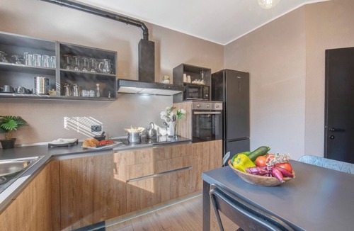Lecco Apartment | Apartment 'Design Home' with Balcony and Wi-Fi