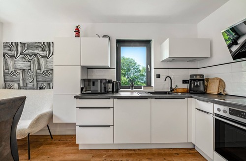 Langenbach bei Kirburg Apartment | Apartment 'Design- Mit Garten' with Private Terrace, Shared Garden and Wi-Fi