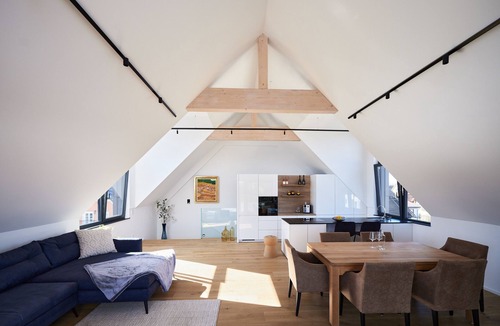 Loretto Apartment | Apartment 'Designapartment Salzburg' with Mountain View, Wi-Fi and Air Conditioning