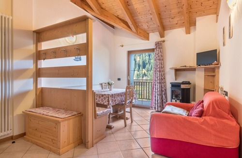 Bedollo Apartment | Apartment 'Dimora La Quiete' with Mountain View, Private Terrace and Balcony