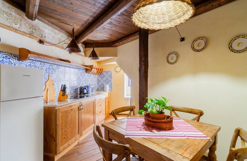 Specchia Apartment | Apartment 'Dimora Pisanelli' with Wi-Fi and Air Conditioning