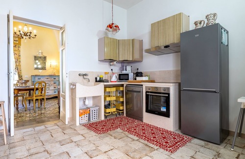 Maruggio Apartment | Apartment 'Donna Cesarina - Maison De Charme' with Private Terrace, Wi-Fi and Air Conditioning