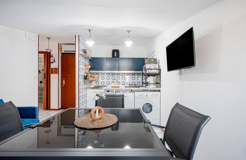 Torre a Mare Apartment | Apartment 'Due Passi' with Sea View, Wi-Fi and Air Conditioning