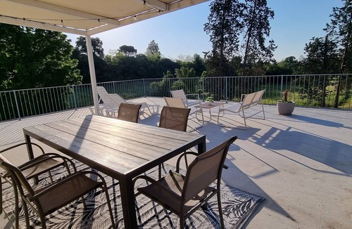 Desenzano del Garda Apartment | APARTMENT ESMERA SPACIOUS AND QUIET IN THE MIDDAY OF GREEN
