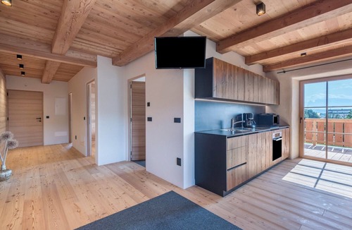 San Genesio Atesino Apartment | Apartment Egger an der Lahn - Dolomiten with Mountain View, Terrace & Wi-Fi
