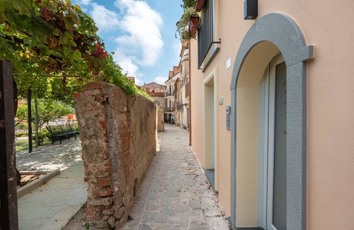 Ascea Apartment | Apartment 'Elea' with Wi-Fi and Air Conditioning