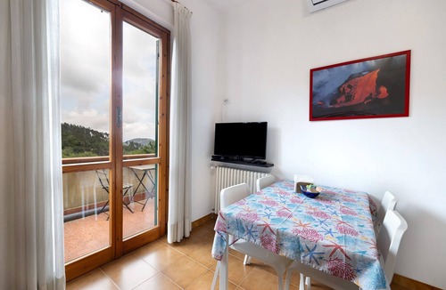 Vezzi Portio Apartment | Apartment 'Elena E Joerg 1' with Mountain View, Shared Garden and Wi-Fi