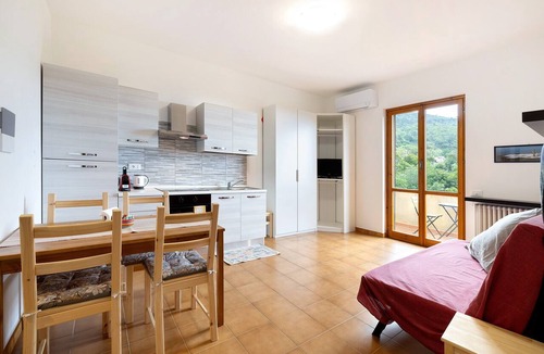 Vezzi Portio Apartment | Apartment 'Elena E Joerg 2' with Mountain View, Shared Garden and Wi-Fi