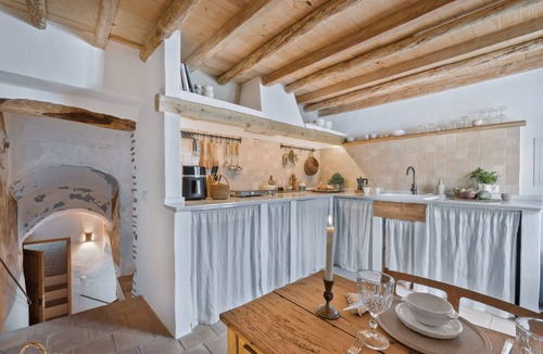 Canillas de Aceituno Apartment | Apartment-Exclusive-Ensuite with Shower-Terrace-Historic building