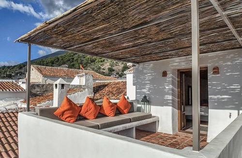 Canillas de Aceituno Apartment | Apartment-Exclusive-Ensuite with Shower-Terrace-Historic building