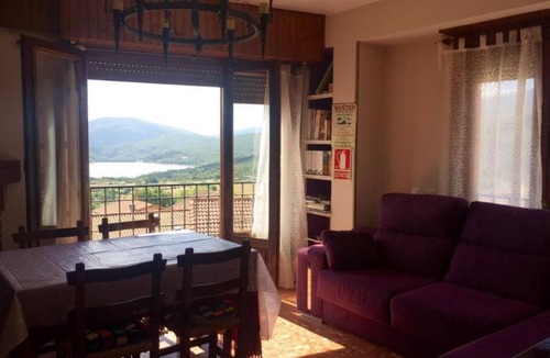 El Rasillo de Cameros Apartment | Apartment 'Luar 3' with Mountain View and Wi-Fi