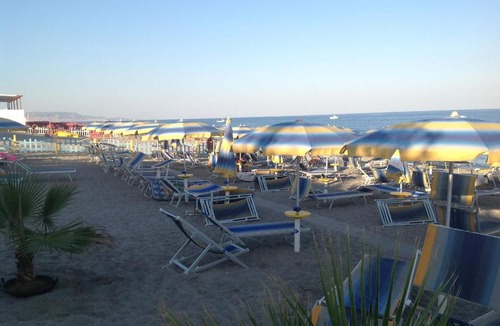 Locri Apartment | Apartment 'Eutimo' with washing machine and dishwasher
