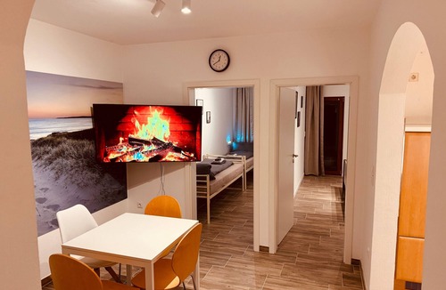 Salzweg Apartment | Apartment 'Felix Living 10' with Private Terrace, Shared Garden and Wi-Fi