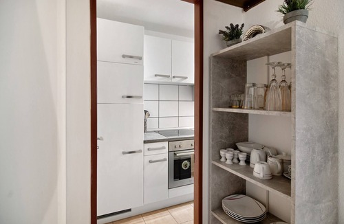 Markdorf Apartment | Apartment 'Ferienwohnung Alpensicht' with Lake View, Shared Garden and Wi-Fi