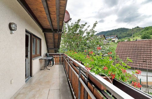 Buehlertal Apartment | Apartment 'Ferienwohnung Hörth 2' with Mountain View, Shared Garden and Wi-Fi